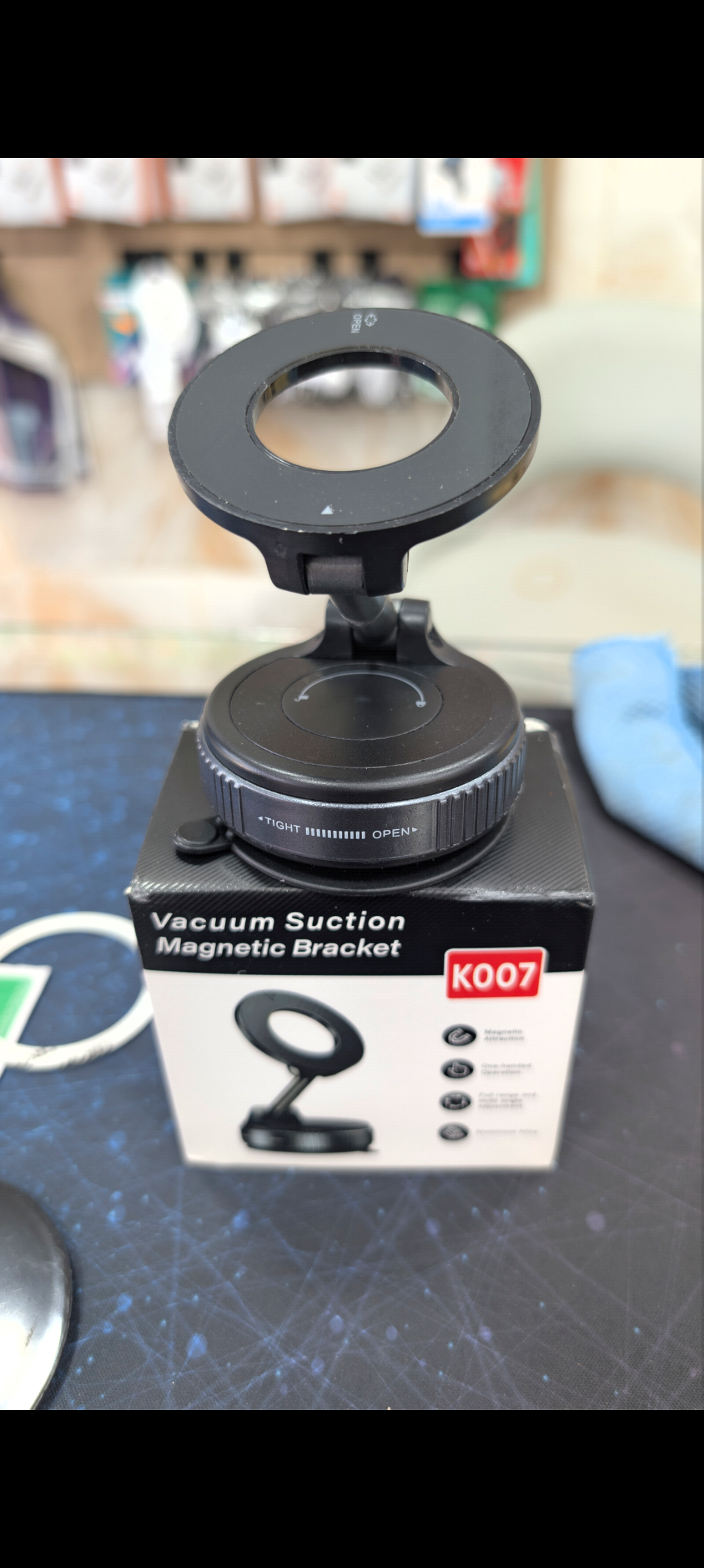 حامل مغناطيسي بتقنية الشفط الهوائي